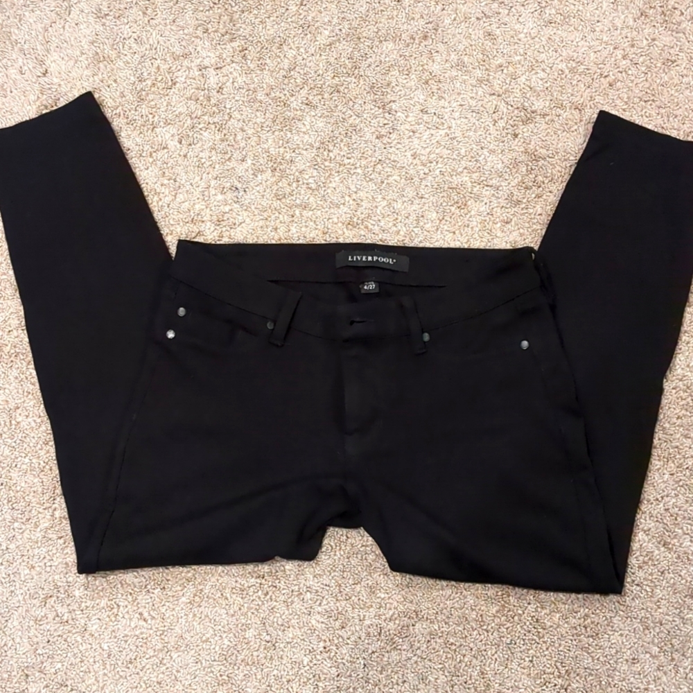 Black skinny pants